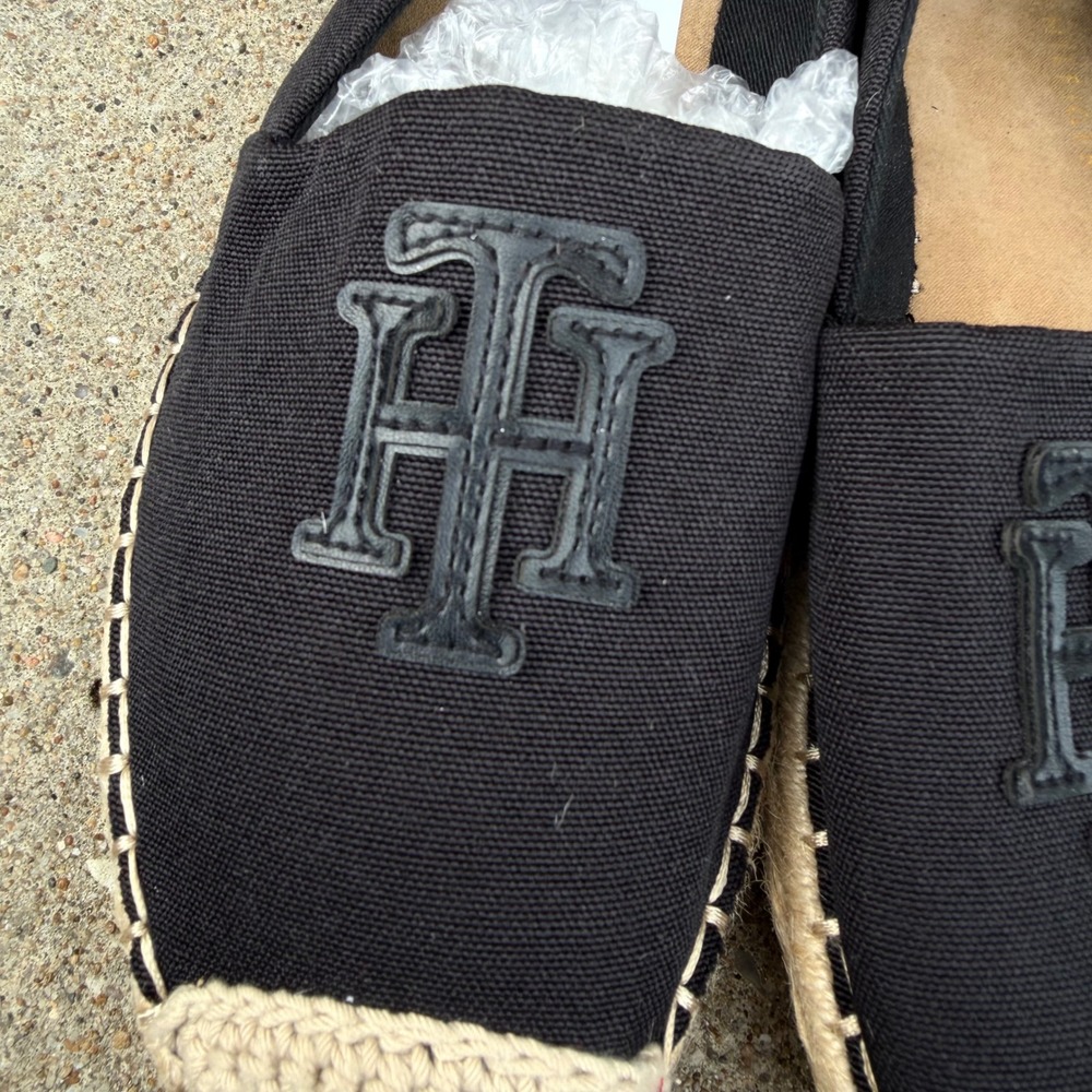 Tommy Hilfiger Anni2 Women Sz 8.5M Black Canvas Espadrille Logo Flats - Picture 4 of 11